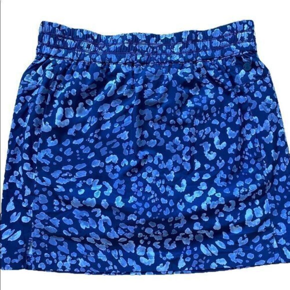 Tommy Bahama Skort - XS blue floral print , NWT, polyester spandex